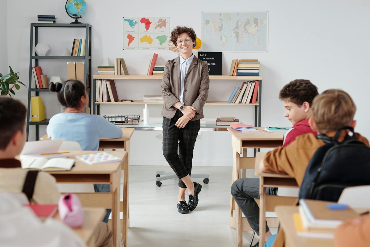 persona.hero.educators.alt